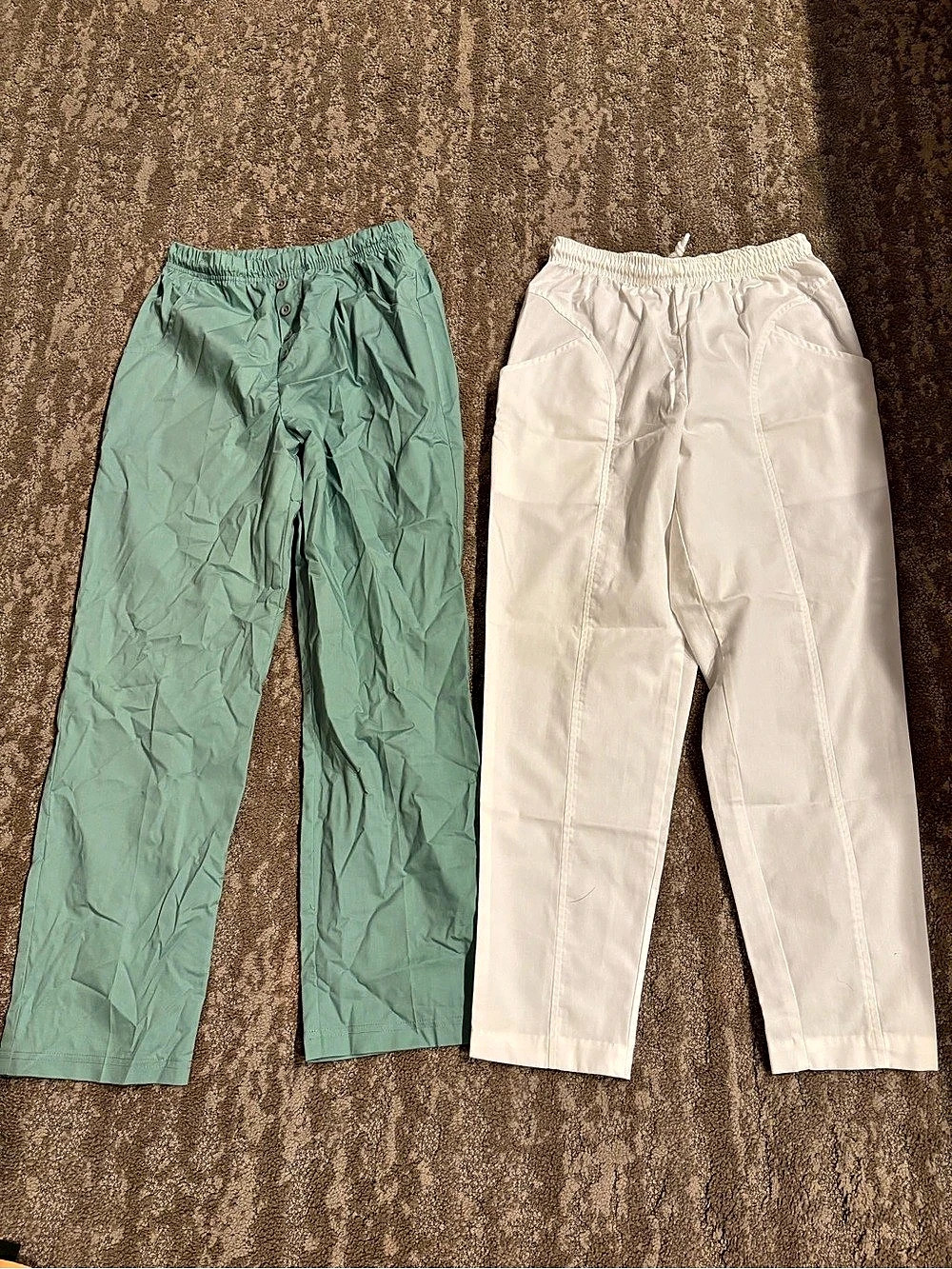 Womenās Scrubs Bundle Two-Pair Ankle Pants in Green & White Size Small